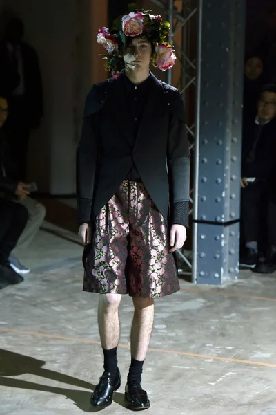 Look 4